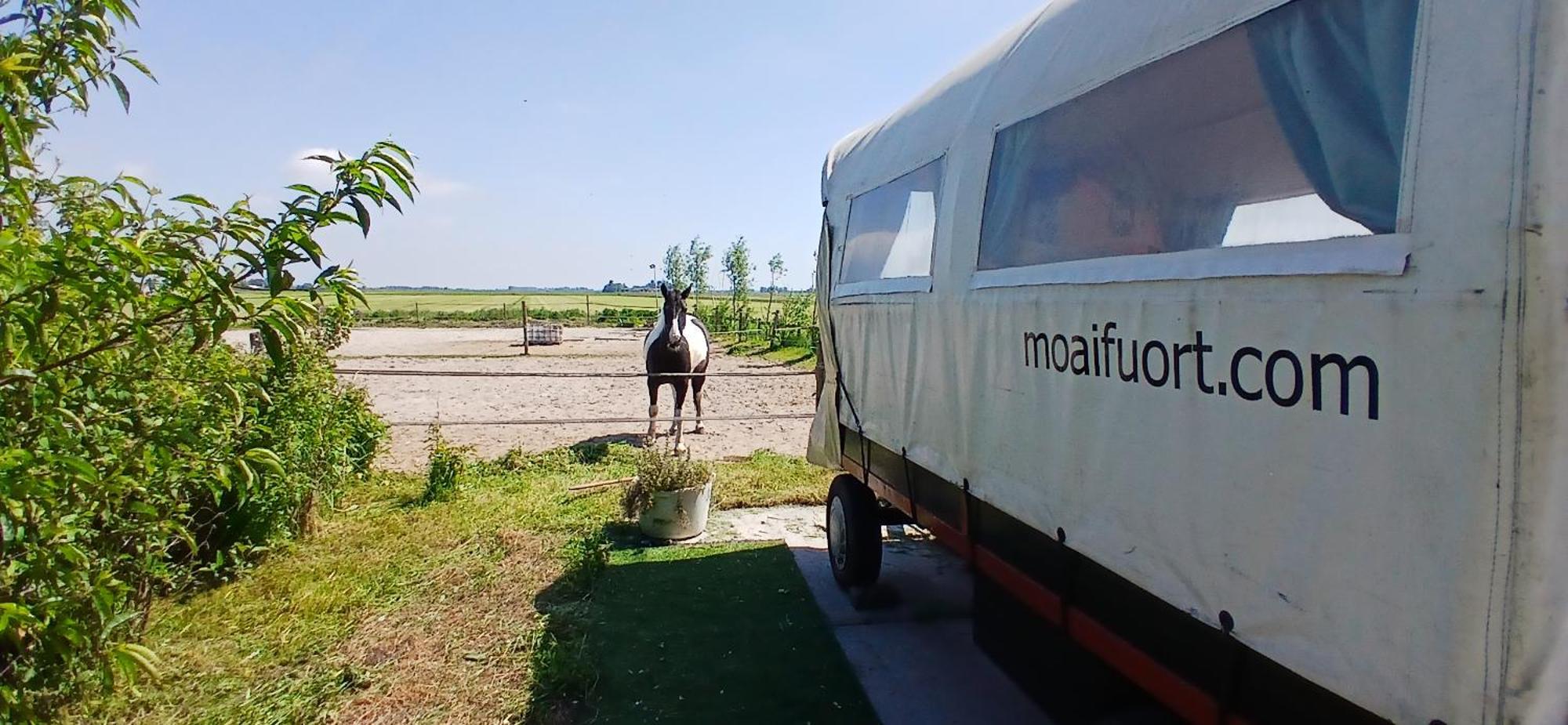 Hotel De Huifkar, Trekkershut Bij Sneek Hommerts Zewnętrze zdjęcie